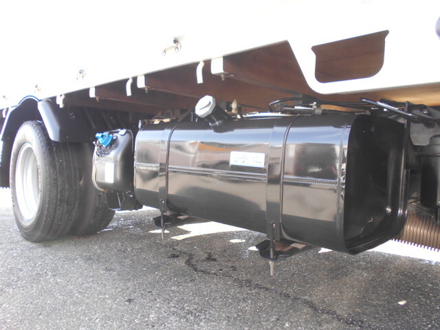 三菱ふそうキャンター平ボディ小型（2t・3t）[写真17]