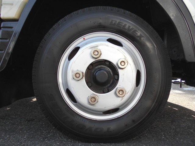 三菱ふそうキャンター平ボディ小型（2t・3t）[写真20]