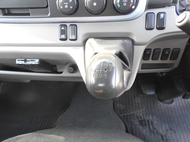 三菱ふそうキャンター平ボディ小型（2t・3t）[写真28]