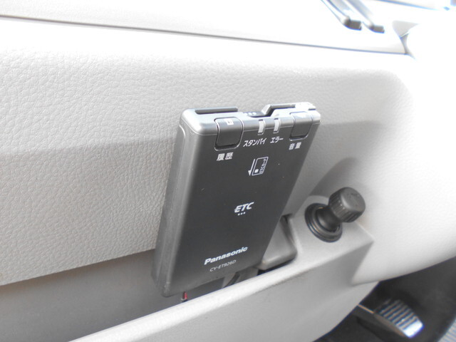 三菱ふそうキャンター平ボディ小型（2t・3t）[写真30]