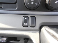 三菱ふそうキャンター平ボディ小型（2t・3t）[写真32]