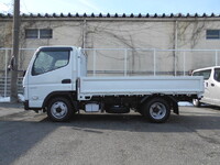 三菱ふそうキャンター平ボディ小型（2t・3t）[写真05]