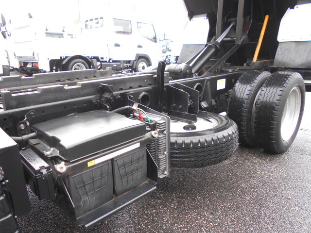 三菱ふそうキャンターダンプ小型（2t・3t）[写真18]