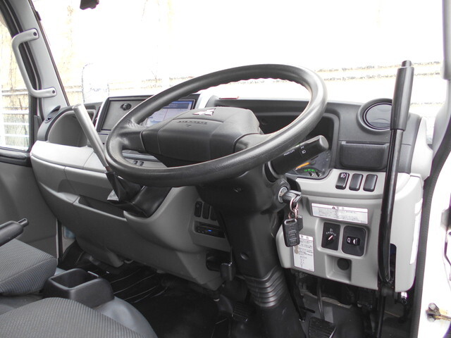 三菱ふそうキャンターダンプ小型（2t・3t）[写真27]