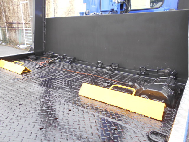 日野レンジャーセーフティクレーン3段中型（4t）[写真16]