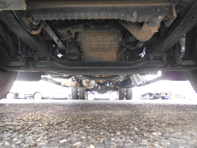 日野レンジャーセーフティクレーン3段中型（4t）[写真23]