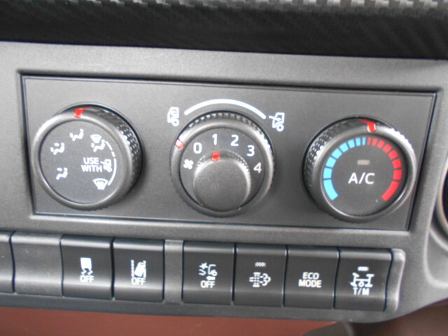 日野レンジャーセーフティクレーン3段中型（4t）[写真35]