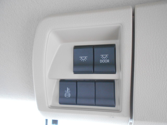 日野レンジャーセーフティクレーン3段中型（4t）[写真38]