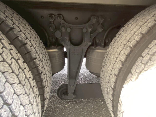 UDトラックスクオンアルミウイング大型（10t）[写真10]