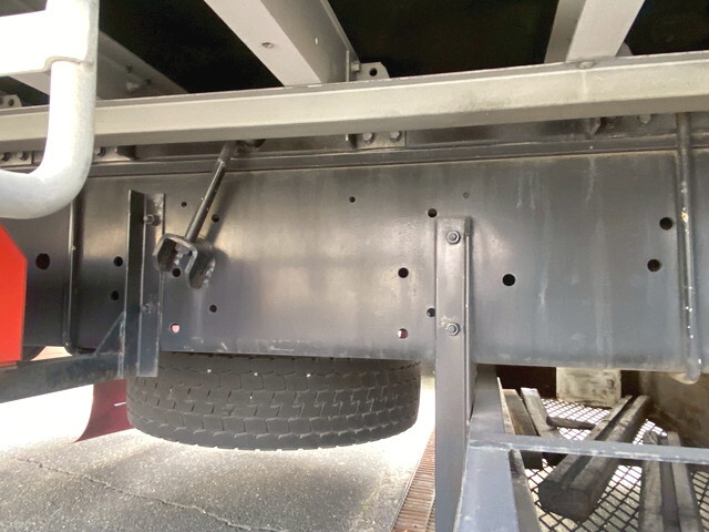 UDトラックスクオンアルミウイング大型（10t）[写真12]