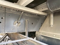 UDトラックスクオンアルミウイング大型（10t）[写真14]