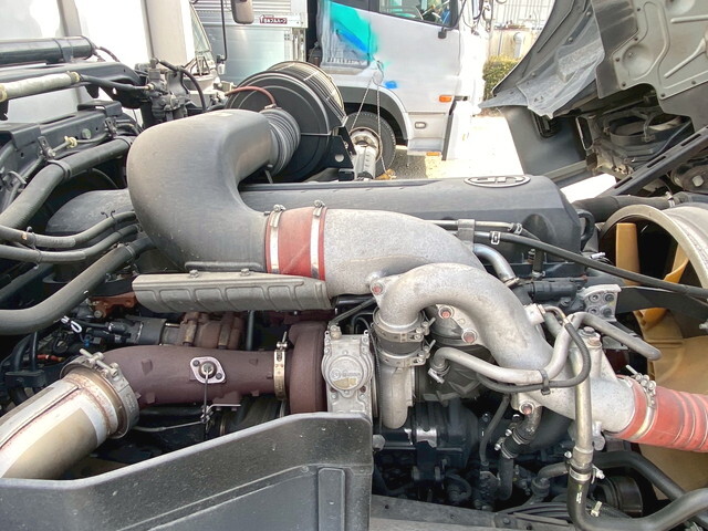 UDトラックスクオンアルミウイング大型（10t）[写真23]