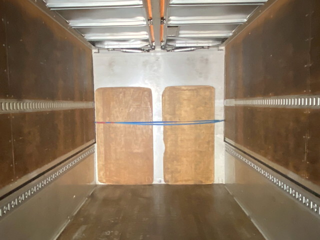 UDトラックスクオンアルミウイング大型（10t）[写真06]