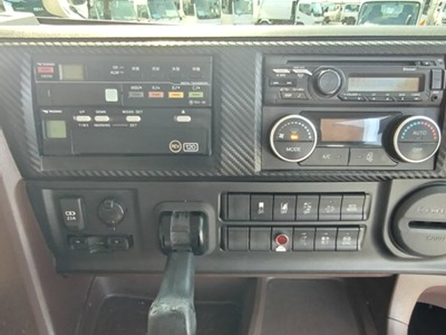 日野プロフィアアルミウイング大型（10t）[写真28]