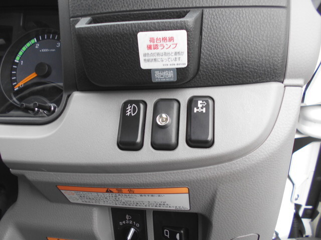 三菱ふそうキャンターセーフティローダー小型（2t・3t）[写真35]