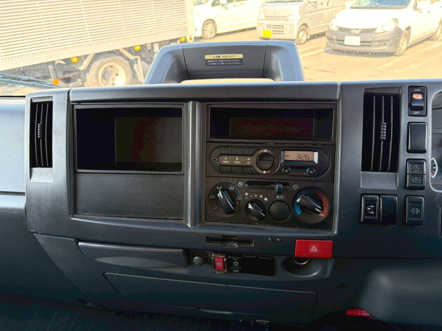 いすゞエルフアルミバン小型（2t・3t）[写真11]