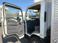 いすゞエルフアルミバン小型（2t・3t）[写真17]