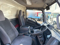 いすゞエルフアルミバン小型（2t・3t）[写真19]