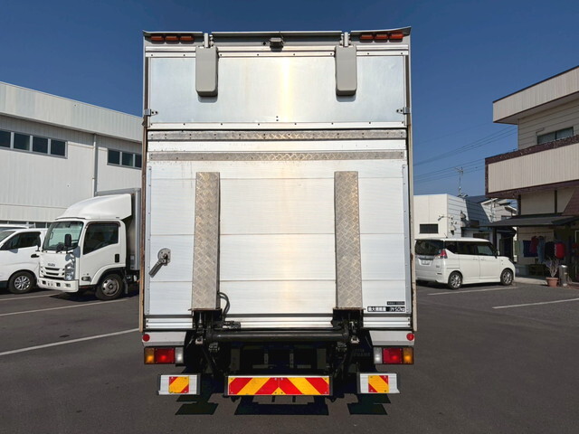 いすゞエルフアルミバン小型（2t・3t）[写真02]