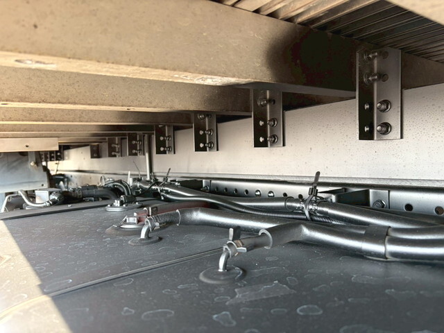 いすゞエルフアルミバン小型（2t・3t）[写真30]