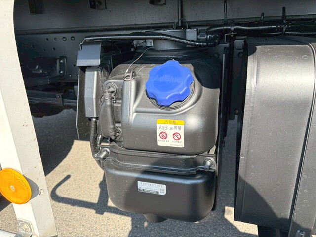 いすゞエルフアルミバン小型（2t・3t）[写真31]