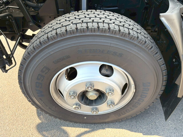 いすゞエルフアルミバン小型（2t・3t）[写真36]