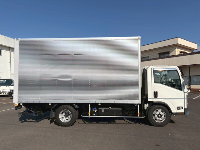 いすゞエルフアルミバン小型（2t・3t）[写真05]