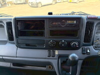 三菱ふそうキャンターアルミバン小型（2t・3t）[写真12]