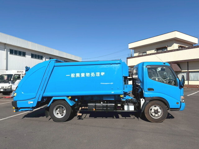 日野デュトロパッカー車（塵芥車）小型（2t・3t）[写真03]