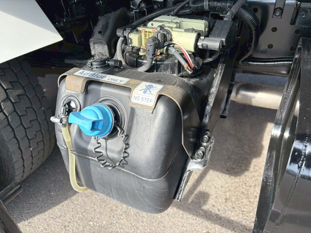 三菱ふそうキャンターパッカー車（塵芥車）小型（2t・3t）[写真32]