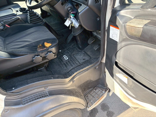 日野レンジャー冷凍車（冷蔵車）中型（4t）[写真19]