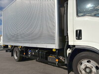 いすゞエルフアルミバン小型（2t・3t）[写真15]