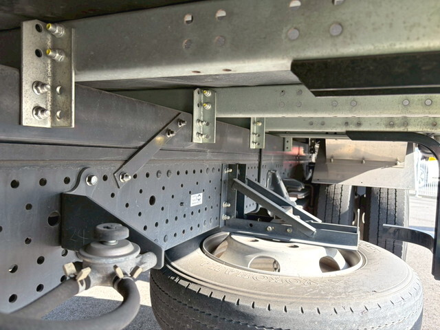 いすゞエルフアルミバン小型（2t・3t）[写真17]