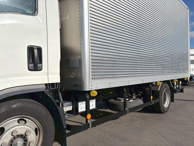 いすゞエルフアルミバン小型（2t・3t）[写真18]