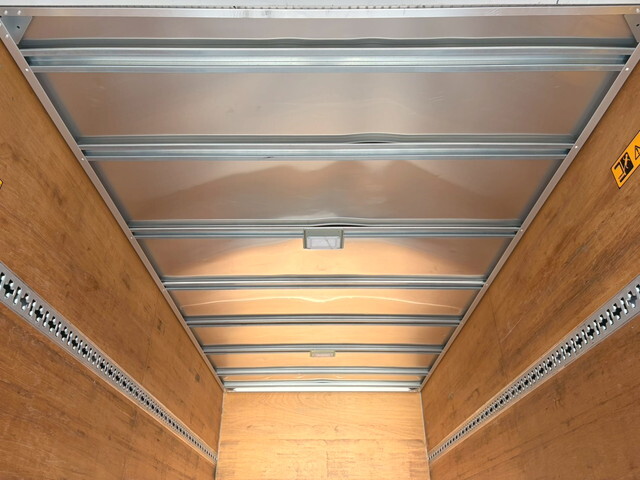 いすゞエルフアルミバン小型（2t・3t）[写真20]