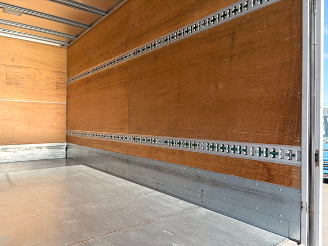 いすゞエルフアルミバン小型（2t・3t）[写真21]