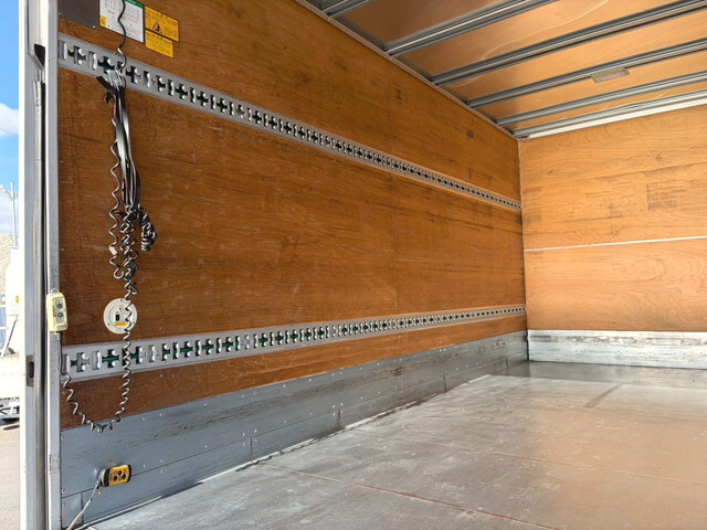 いすゞエルフアルミバン小型（2t・3t）[写真22]