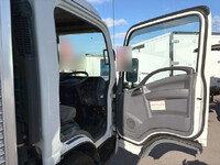 いすゞエルフアルミバン小型（2t・3t）[写真28]