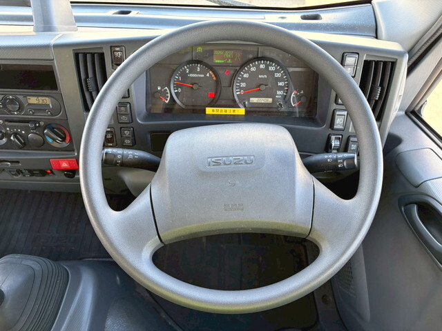 いすゞエルフアルミバン小型（2t・3t）[写真33]