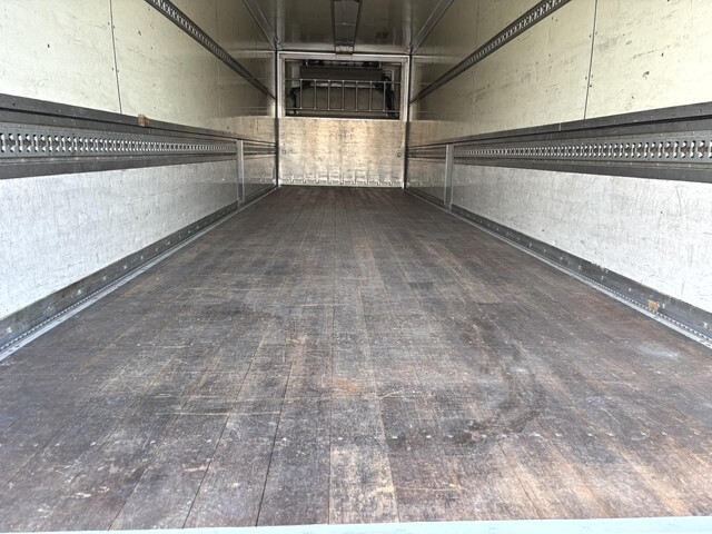 三菱ふそうスーパーグレート冷蔵冷凍ウイング大型（10t）[写真10]