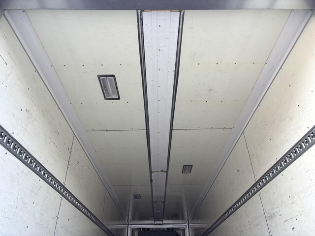 三菱ふそうスーパーグレート冷蔵冷凍ウイング大型（10t）[写真11]