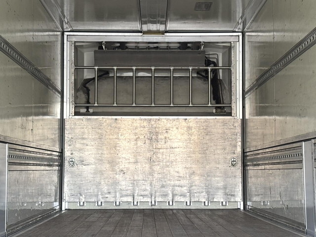 三菱ふそうスーパーグレート冷蔵冷凍ウイング大型（10t）[写真12]