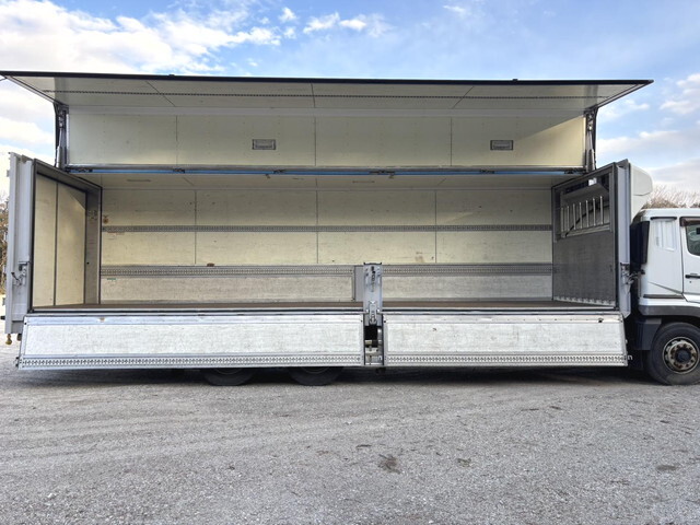 三菱ふそうスーパーグレート冷蔵冷凍ウイング大型（10t）[写真15]