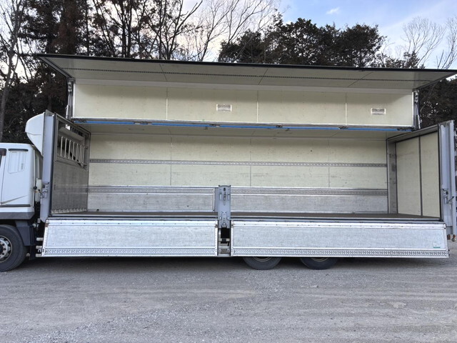 三菱ふそうスーパーグレート冷蔵冷凍ウイング大型（10t）[写真18]