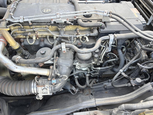 三菱ふそうスーパーグレート冷蔵冷凍ウイング大型（10t）[写真35]