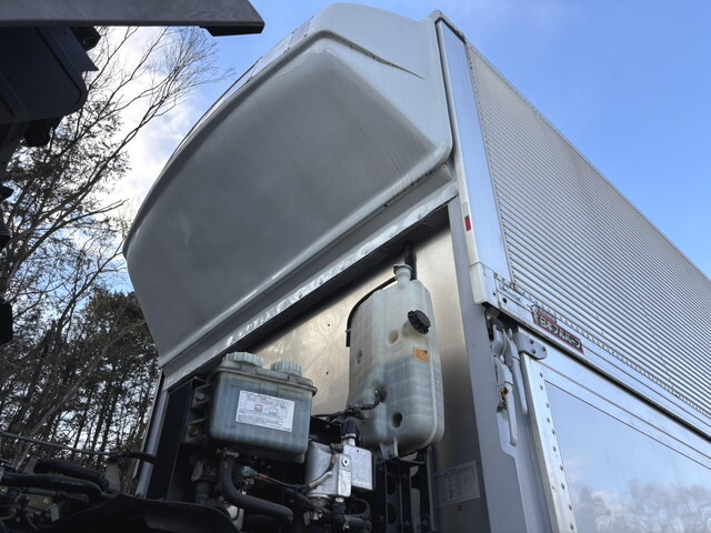 三菱ふそうスーパーグレート冷蔵冷凍ウイング大型（10t）[写真37]
