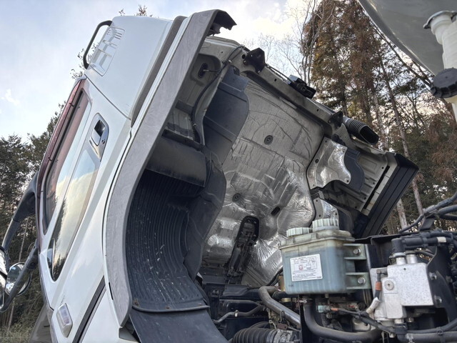 三菱ふそうスーパーグレート冷蔵冷凍ウイング大型（10t）[写真38]