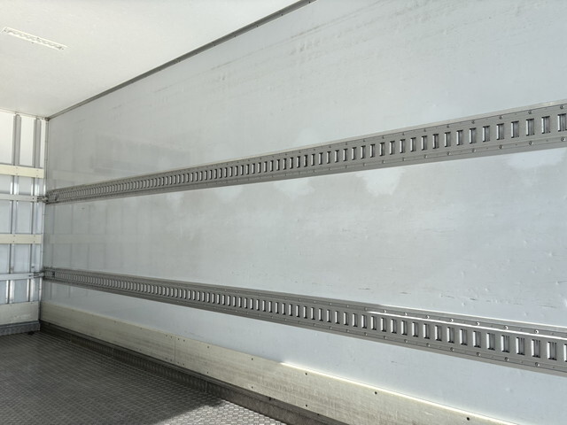 日野レンジャー冷凍車（冷蔵車）中型（4t）[写真13]