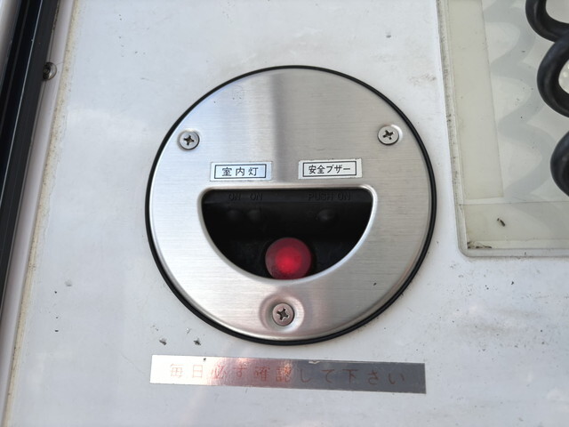 日野レンジャー冷凍車（冷蔵車）中型（4t）[写真15]