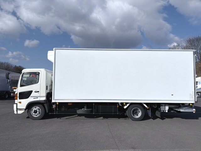 日野レンジャー冷凍車（冷蔵車）中型（4t）[写真04]